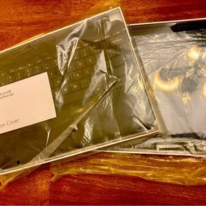 Microsoft Surface Go Type Cover (x2)